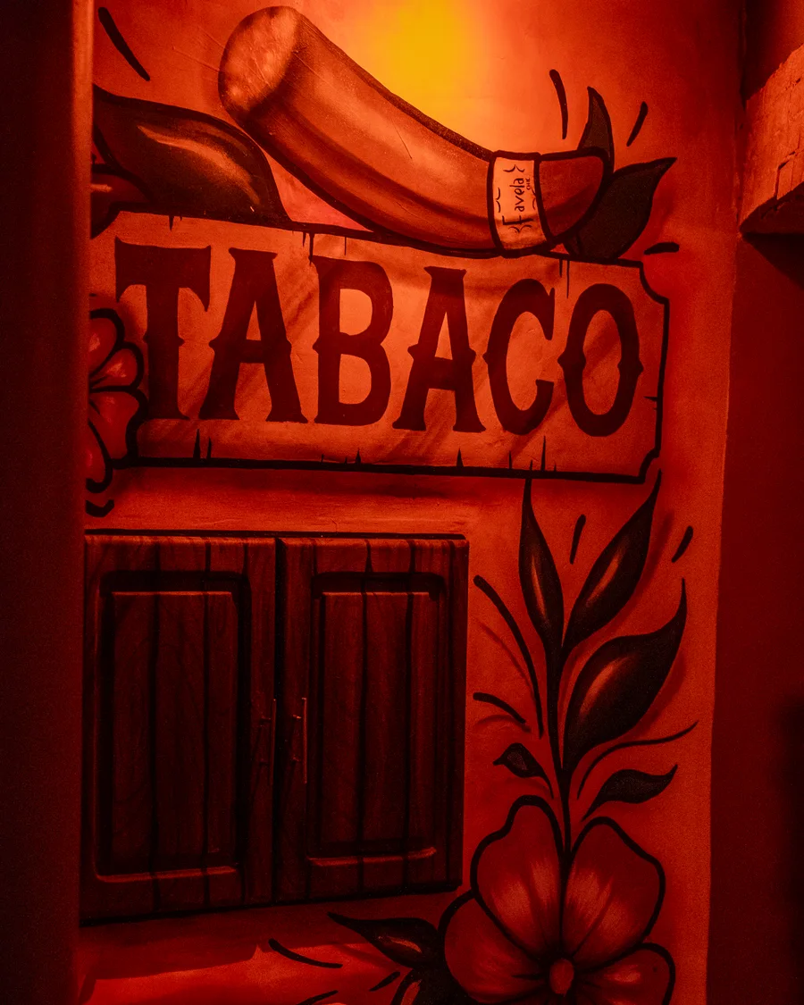 Détail rouge Tabaco dans le décor FavelaChic